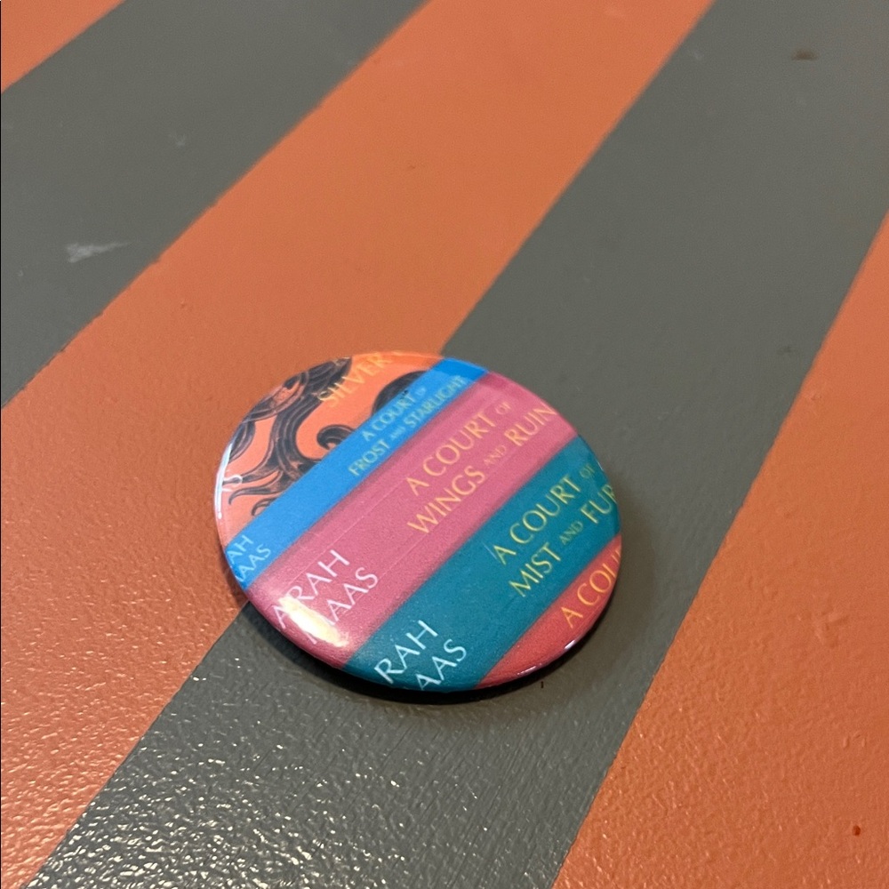 SJM ACOTAR METAL BUTTON